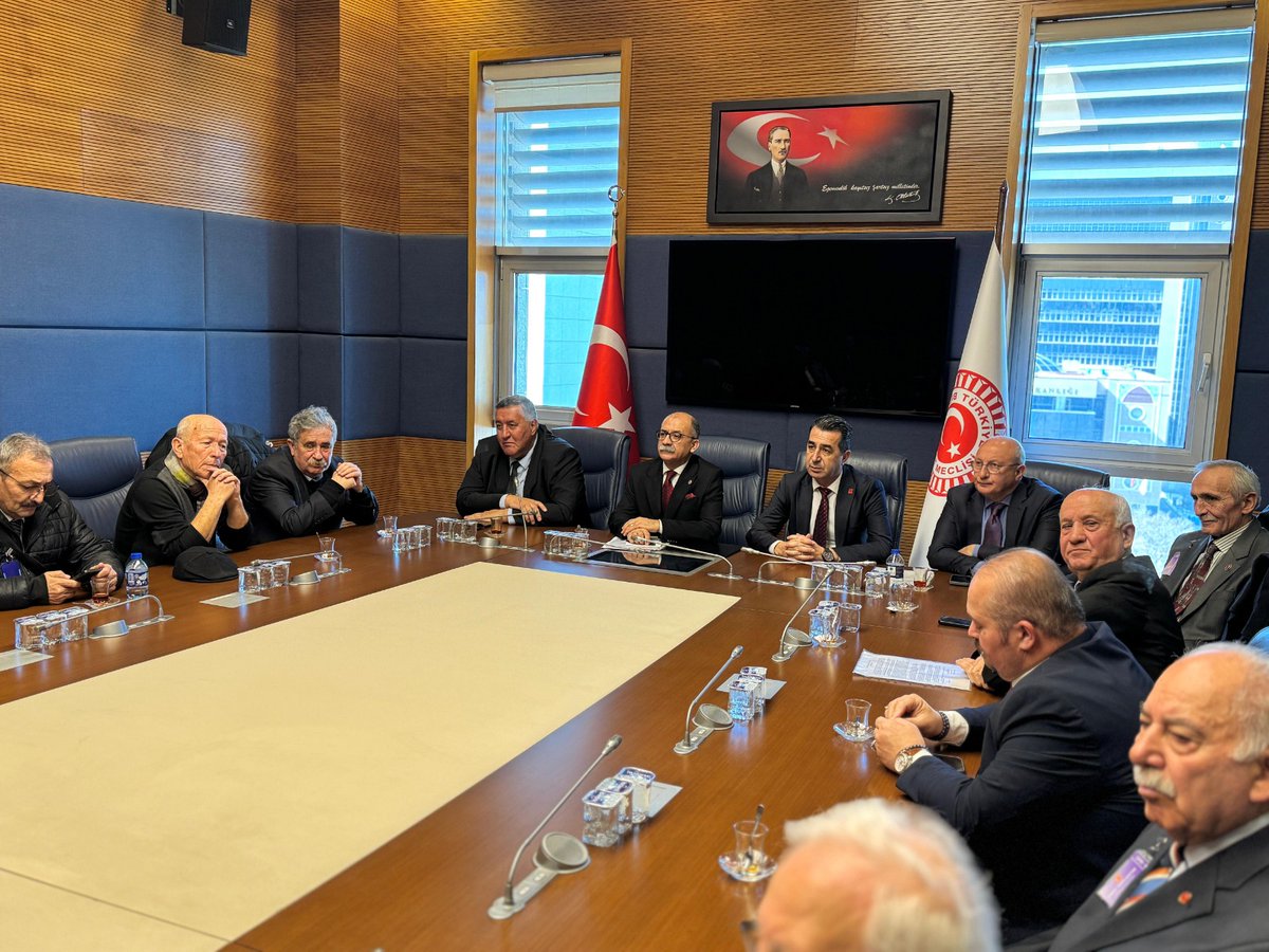 CHP'nin TBMM'de Veteriner Hekimleri Misafir Etti: Emeklilerin Meslek Yaşantısı Tartışıldı