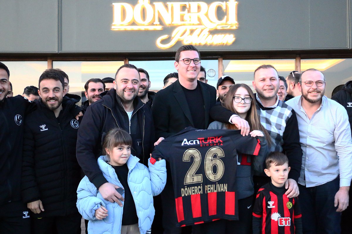 Eskişehirspor, Dönerci Pehlivan ile Anımsal Toplanış Yapdı
