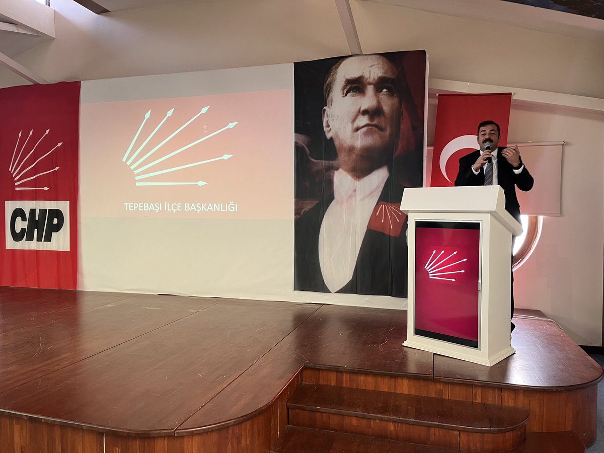 CHP Eskişehir'de Mahalle Sorumluları Toplantısı: Cumhurbaşkanlığı Önseçimleri Görüşüldü