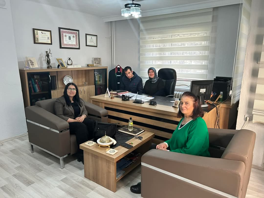 AK PARTİ Afyonkarahisar İl Kadın Kolları Başkanı Ferda ERTÜRK, Türkiye Beyazay Derneği ve Afyon Otizm Gençlik ve Spor Derneği'nden Ziyaret
