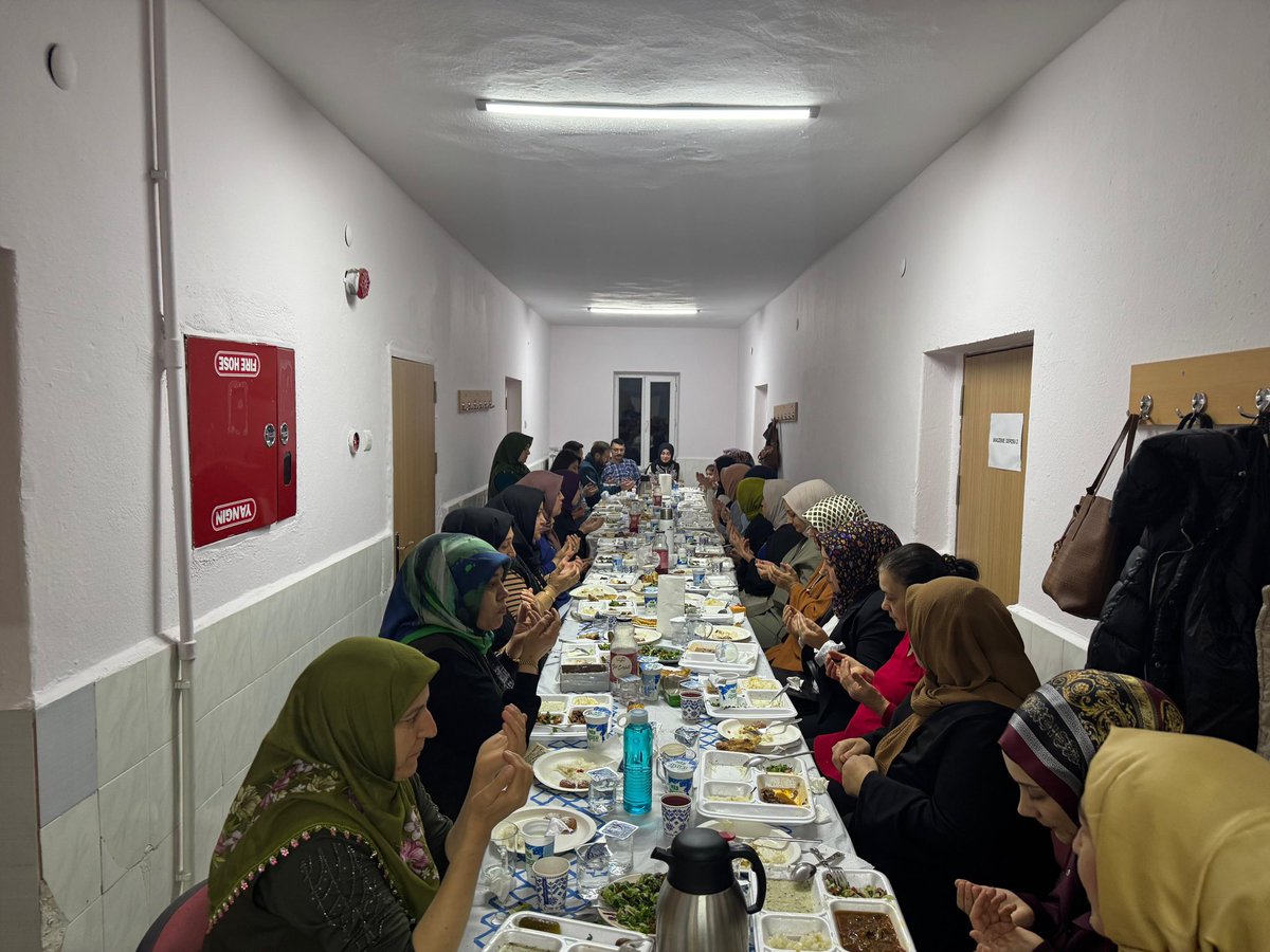 Emirdağ Kaymakamlığı, 8 Mart Dünya Kadınlar Günü'nde Aile Destek Merkezi Kursiyerleriyle İftar Yaptı