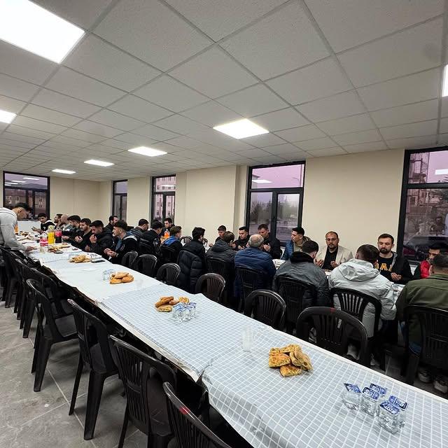 Bayat Belediye Başkanı Halil İbrahim Bodur, Bayat Spor Kulübü ile İftar Yemeğinde Bir Araya Geldi