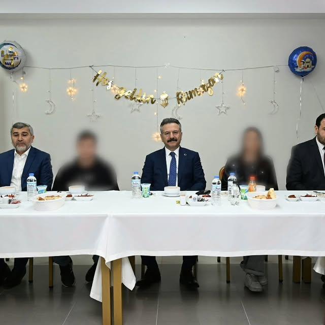 Vali Aksoy, Çocuklarla Birlikte İftar Yaptı