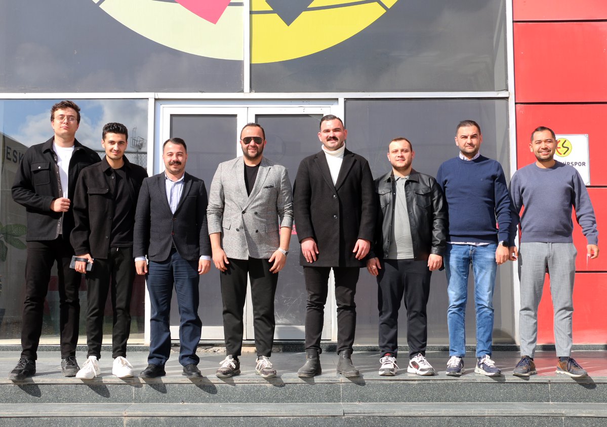 CHP Odunpazarı İlçe Gençlik Kolları, Eskişehirspor'u Ziyaret Etti