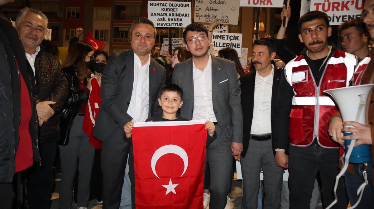 CHP Afyonkarahisar İl Başkanı Erhan, Zafer Partisi Gençleriyle Buluştu