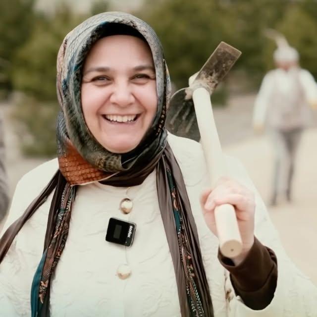 Çocuklardan Fidelerle Geleceğe Yatırım: Ihsaniye'de Ağaç Dikimi Etkinliği