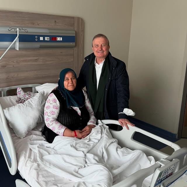 Dr. Koçak, Kadir Gecesi Ziyaretinde Bulundu ve Sarıklılara Selam Gönderdi