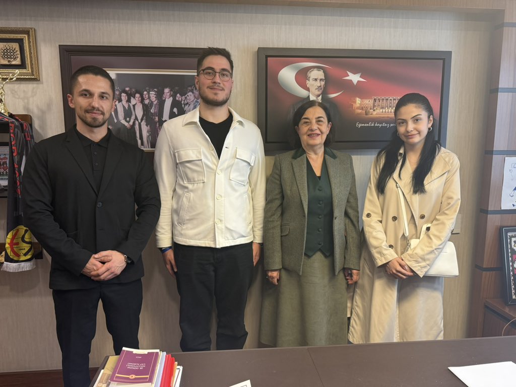TBMM'de Gençlerle Buluşma: CHP Milletvekili Süllü, Eskişehirli Öğrencileri Ağırladı