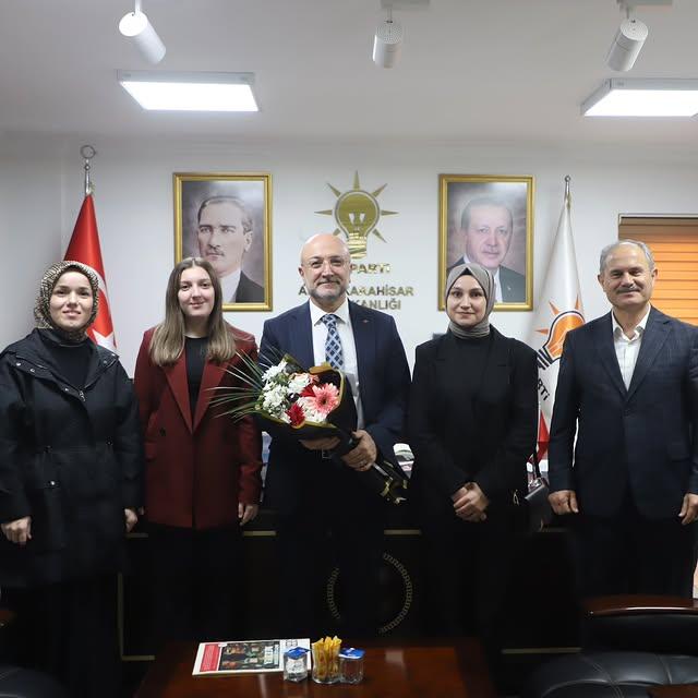 Afyonkarahisar'da Kadın Kolları, İl Başkanıyla Dünya Avukatlar Günü'nü Kutladı