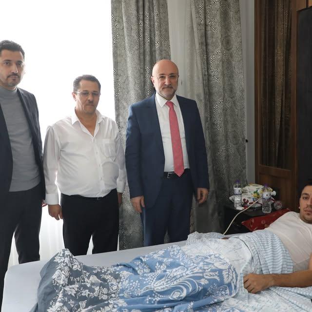 Afyonkarahisar'da Trafik Kazası: Muhtar ve AK Parti Temsilcileri Ziyaret Etti