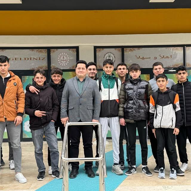 Derviş AYNACI, Bolvadin Proje İmam Hatip Lisesi'ni Ziyaret Etti