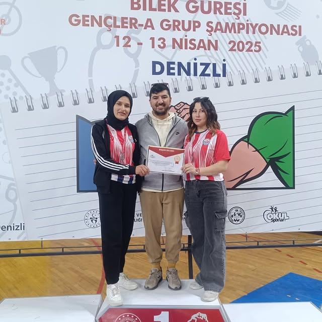 Şuhut’ta Mesleki ve Teknik Anadolu Lisesi Öğrencileri Türkiye Finallerinde Madalya Kazanandı