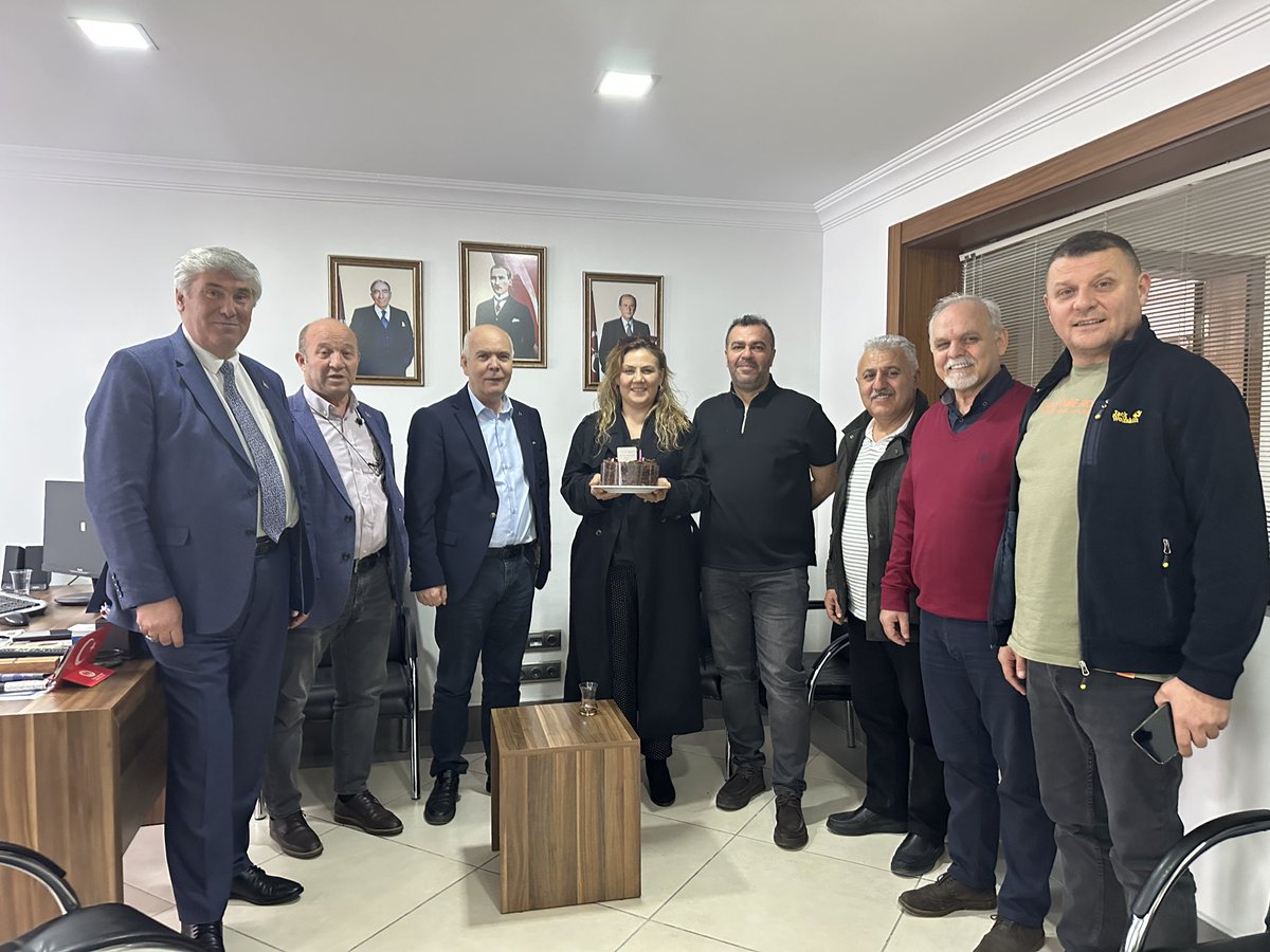 MHP Eskişehir İl Teşkilatı, KAÇEP Sorumlusu İl Başkan Yardımcısı Leman’ın Doğum Gününü Kutladı