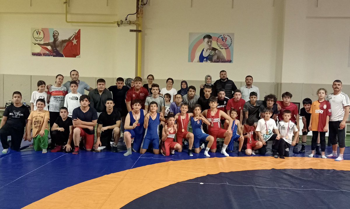 Eskişehir'de U 15 Serbest Grekoromen Güreş İl Seçme Müsabakaları Başarıyla Tamamlandı