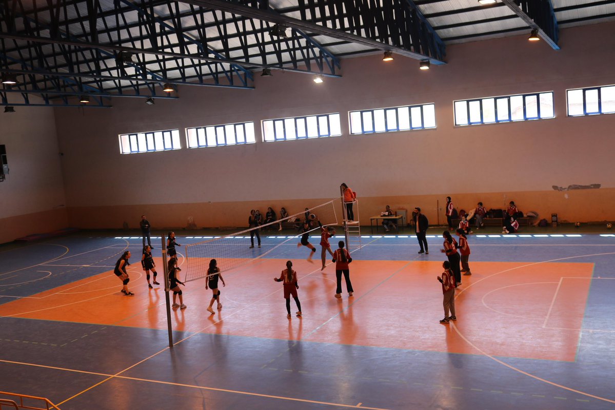İhsaniye Kaymakamı Ortaokullar Arası Voleybol Turnuvasını İzledi, Asayış Toplantısına Katıldı
