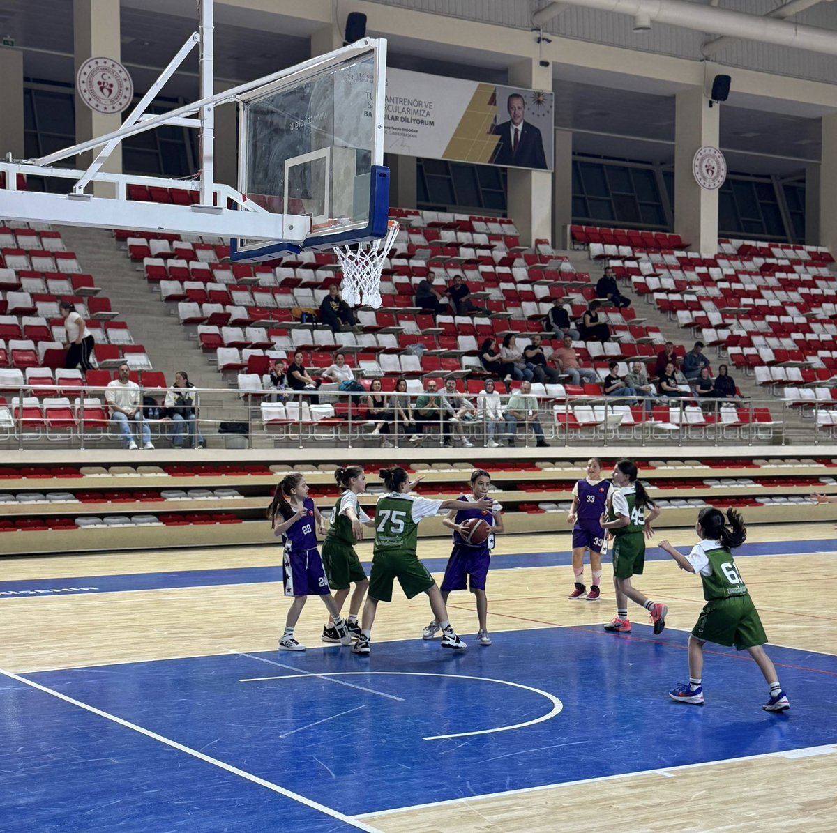 Eskişehir'de U11 Kızlar Basketbol Turnuvası Başladı