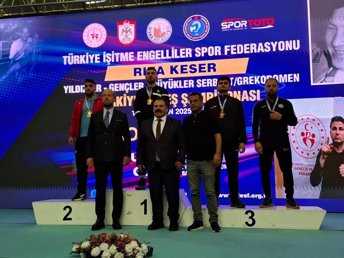 Ahmet Oğuz Coşar Sivas’ta Güreşte Üçüncü Oldu
