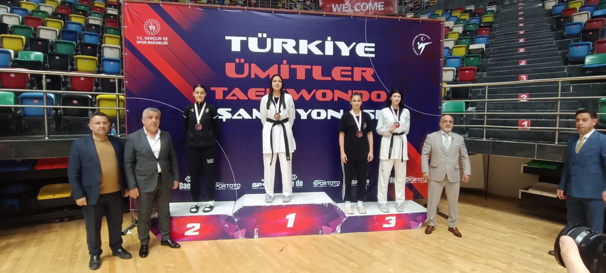 Eskişehirli Tekvandoçu Nida Nur, Ümitler Şampiyonası'nda Türkiye Üçüncüsü Oldu ve Milli Takım Seçmelerine Katılmaya Hak Kazandı