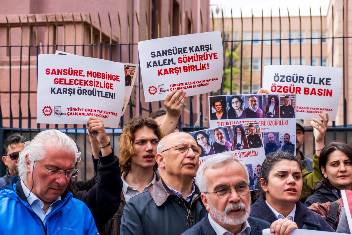 CHP Eskişehir Milletvekili Adalet ve Özgürlük Talebini Başta Adalet Bakanlığı Önünden İfade Etti
