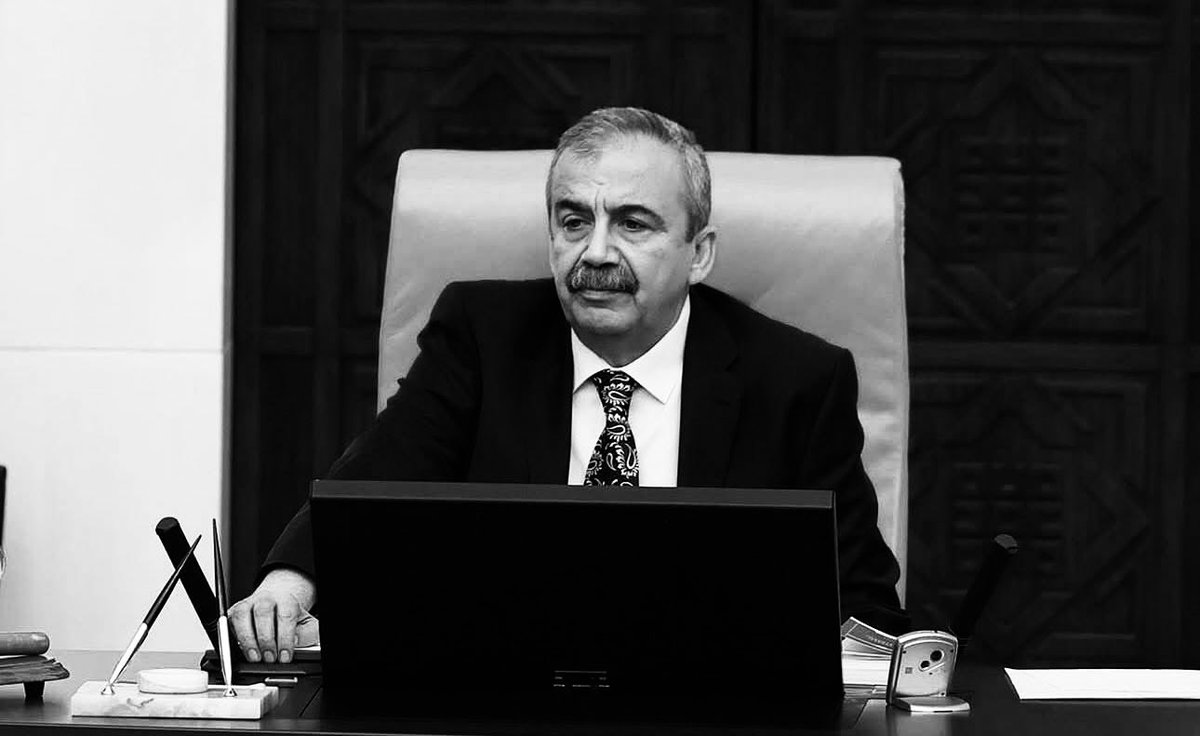 TBMM Eski Başkanvekili Sırrı Süreyya Önder Hayatını Kaybetti