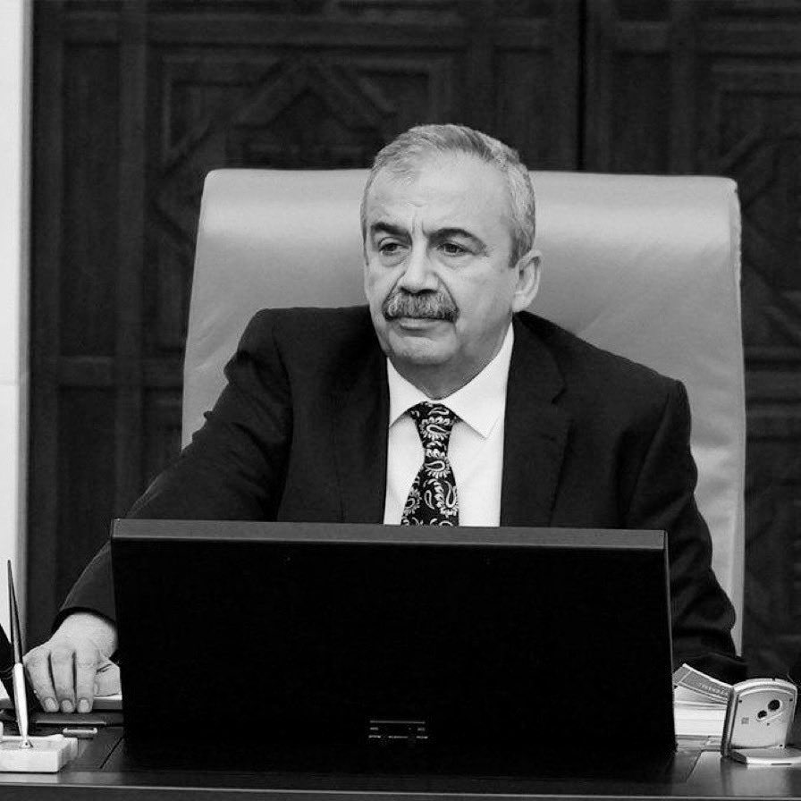 TBMM Eski Başkanvekili Sırrı Süreyya Önder Vefat Etti