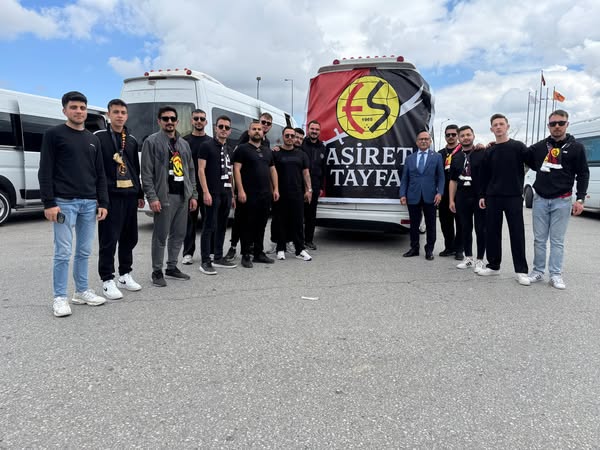 Eskişehirspor Taraftar Grubu, Mersin Yolu'nda Konvoy Yaptı