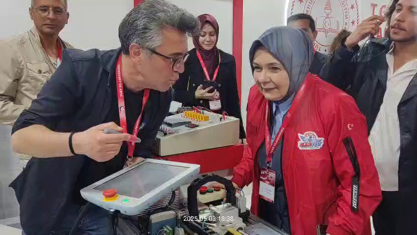 TEKNOFEST KKTC'de Kahve Yapan Robotlar Ziyaretçileri Şaşırtıyor