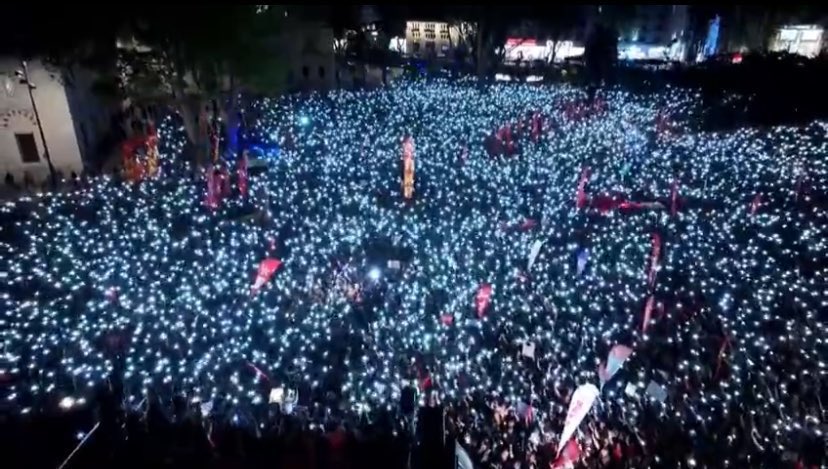 CHP'li Yalçın Görgöz, Beyazıt Meydanı'nda 