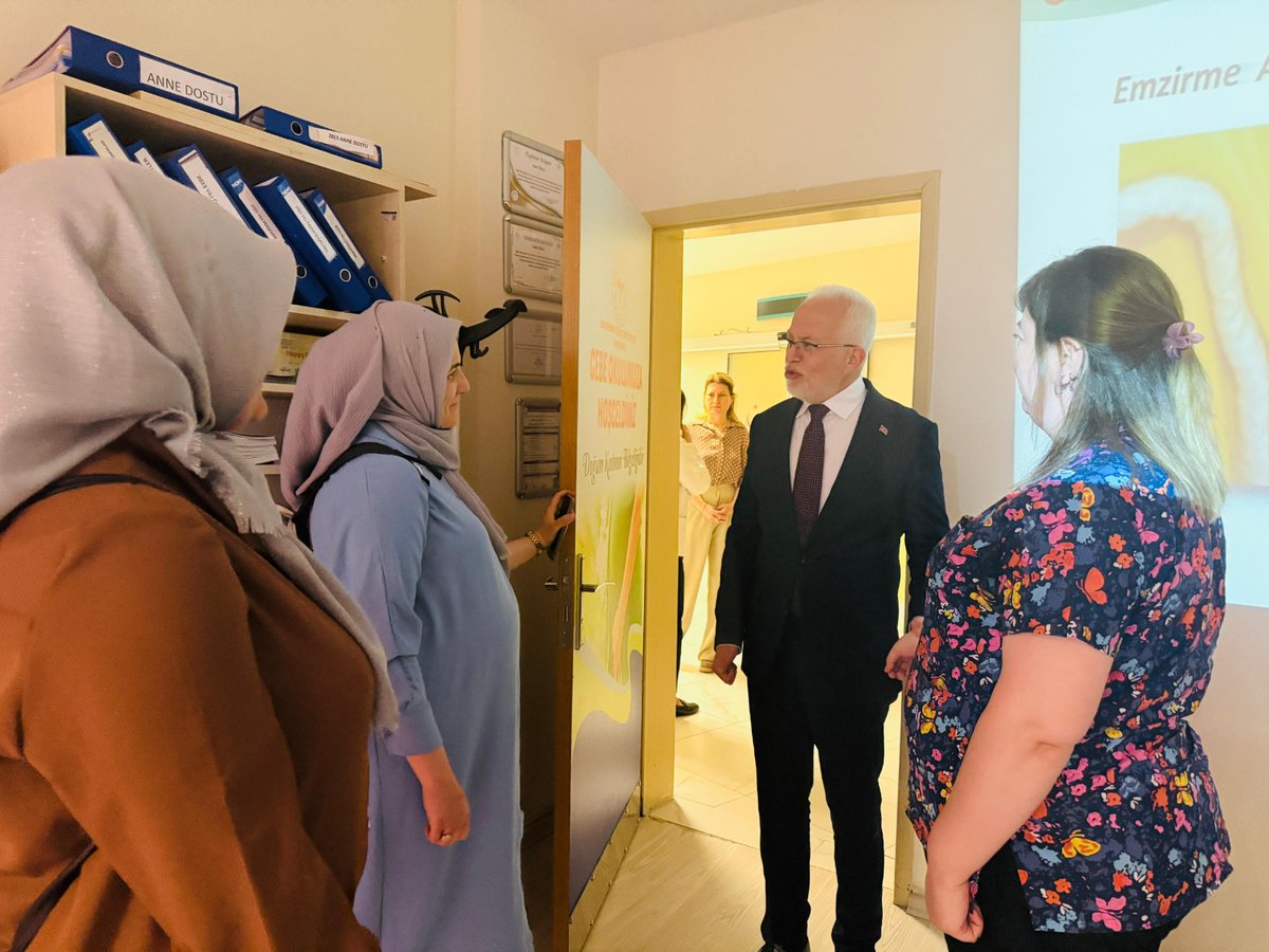 Eskişehir Sağlık Müdürü, Dünya Ebeler Günü'nde Görevlileri Ziyaret Etti