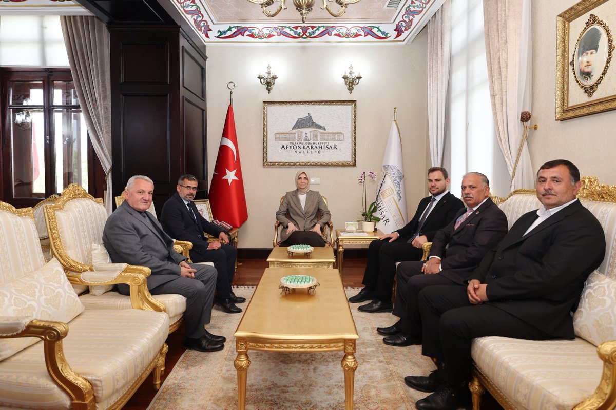 Afyonkarahisar Valisi, Haydarlı'dan Ziyaret Eden Heyeti Makamında Kabul Etti