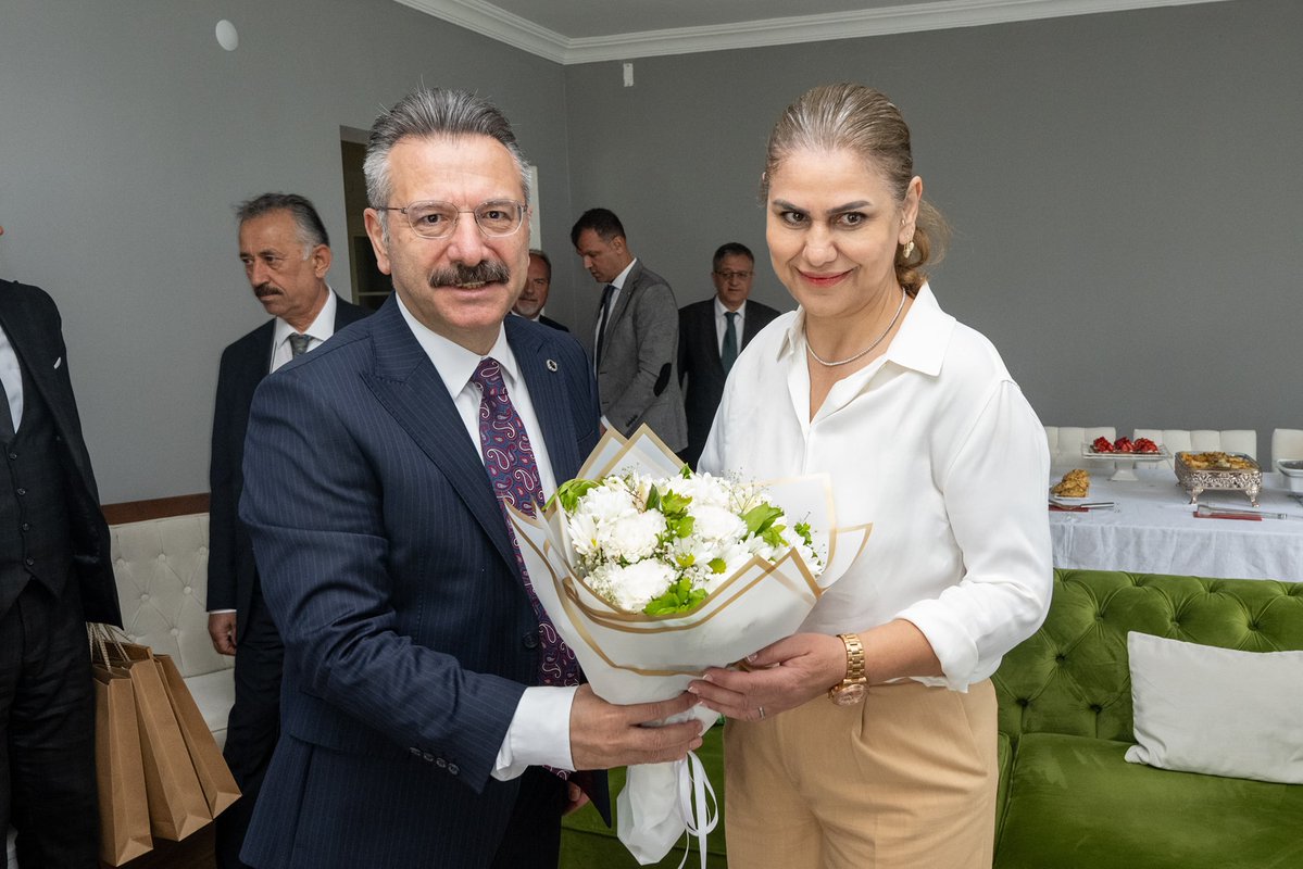 Vali Aksoy ve Müdür Aydın, Engelli Anneleri Ziyaret Etti