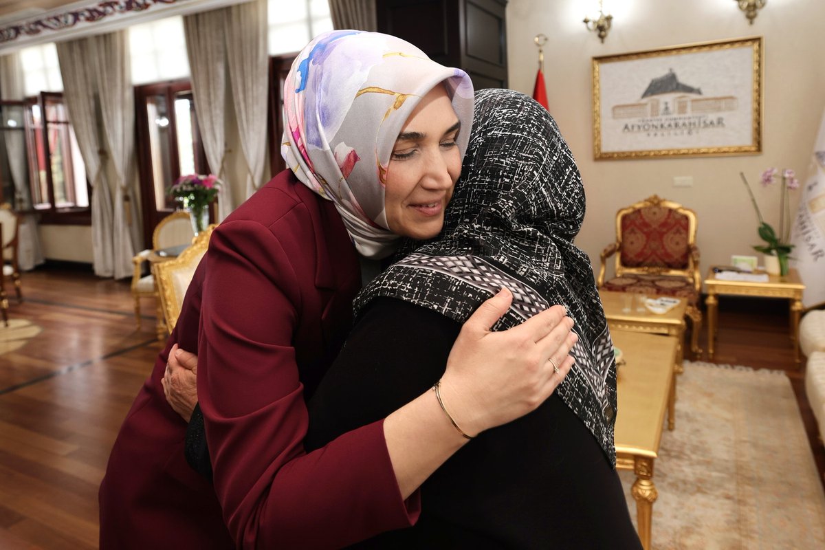 Afyonkarahisar Valisi Yiğitbaşı, Elveda Uyar'ı Makamında Kabul Etti