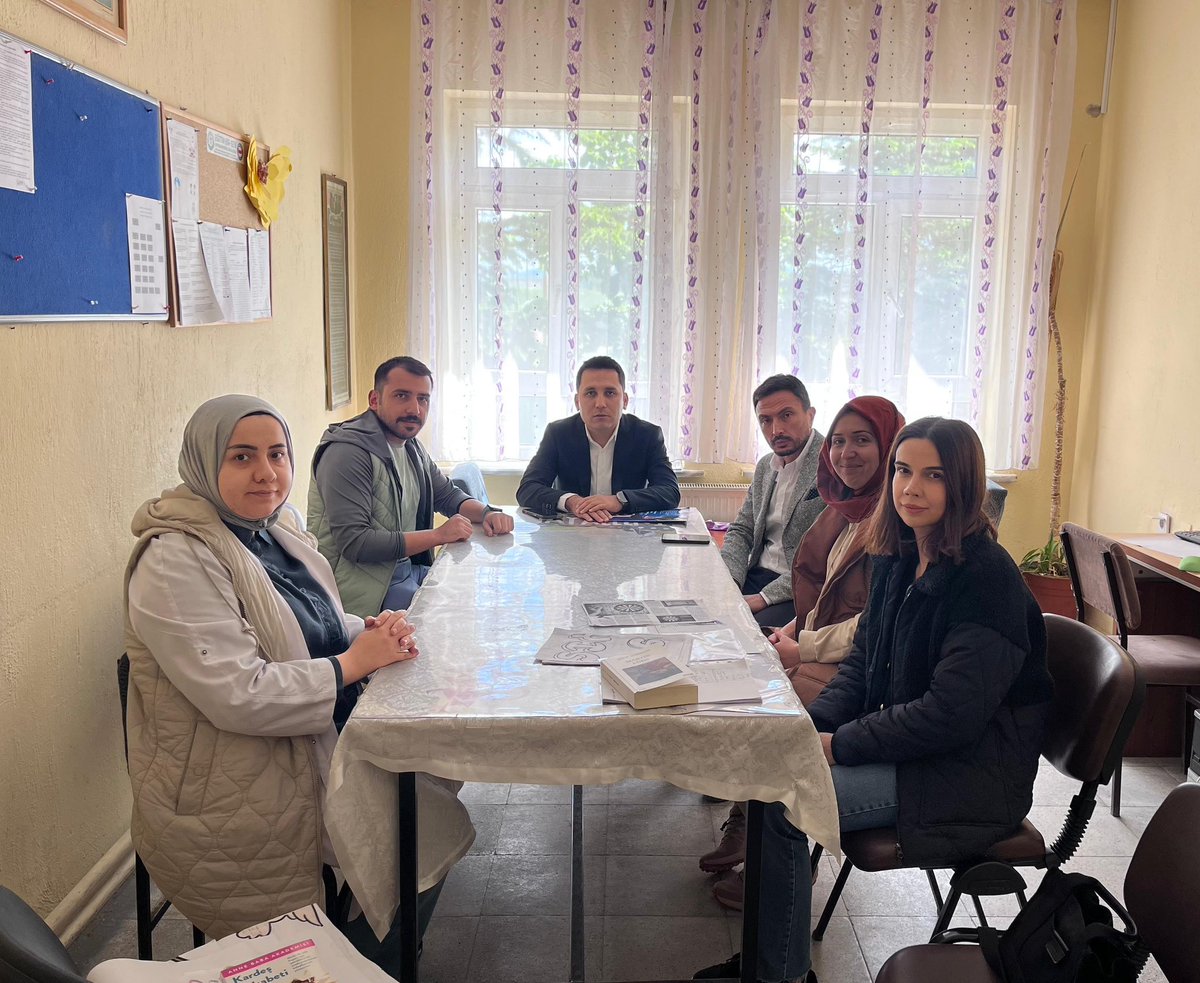 Kaymakam Bildirici, Beyköy İlkokulu ve Turizm Lisesi'ni Ziyaret Etti, Öğrencilere Ödül Verdi