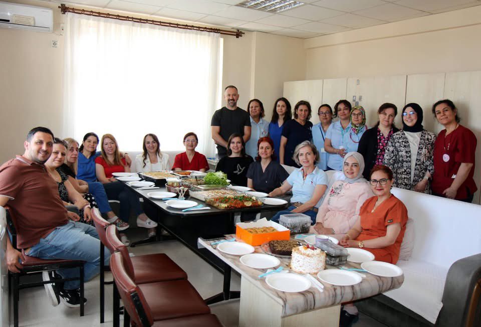 Denizli'de Hemşireler Haftası Göğüs Hastalıkları Servisinde Kutlandı