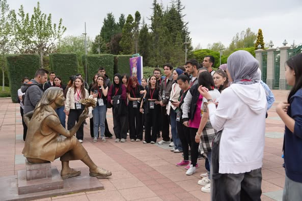 Eskişehir'de Avrupa Günü Kutlaması: Gençler Kentin Tarihini ve Bilgisini Hazine Avı ile Keşfetti