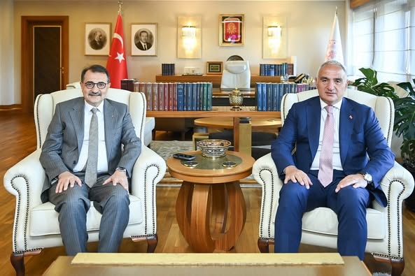 AK Parti Milletvekili Dönmez, Kültür ve Turizm Bakanı Ersoy'u Ziyaret Etti