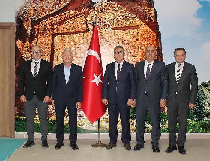 Eskişehir Ticaret Odası, İl Defterdarı ile Üyelerin Sorunlarını Görüştü