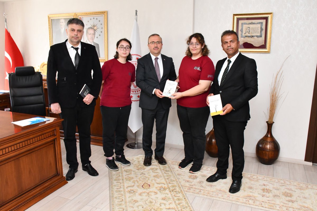 Eskişehir'de Genç Gazeteciler İl Milli Eğitim Müdürü'nü Ziyaret Etti