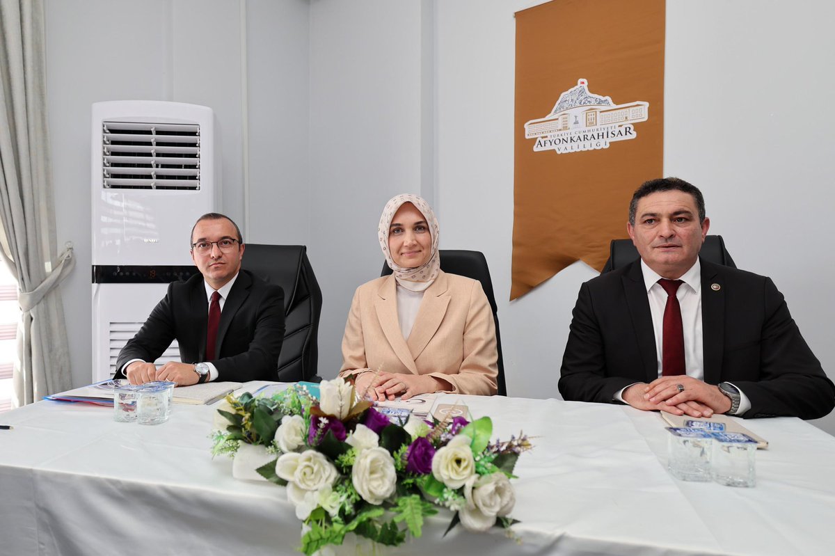 Çobanlar'da Vali Yiğitbaşı Halk ve Muhtarlarla Buluştu