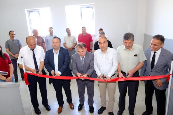 Dinar Yavuz Sultan Selim Anadolu Lisesi Öğrencileri Resim Sergisi Düzenledi