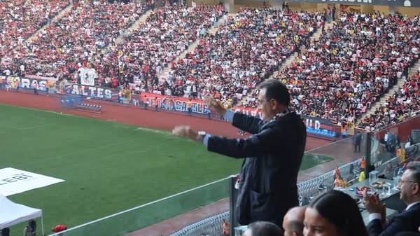 AK Parti Milletvekili Dönmez, Eskişehirspor'un Şampiyonluğunu Kutladı