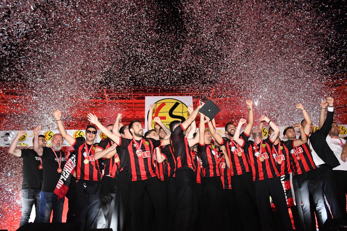 Eskişehirspor Taraftarı Yeni Stadyumda Coştu