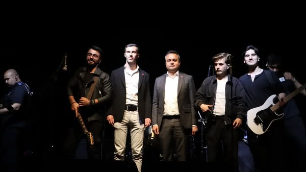 CHP Afyonkarahisar İl Başkanlığı Gençlik Kolları Konser Düzenledi