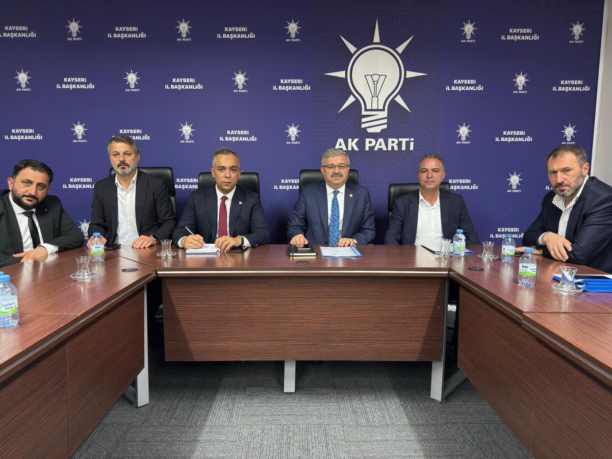 AK Parti Milletvekili Yurdunuseven Sarız İlçe Teşkilatıyla İstişare Toplantısı Gerçekleştirdi