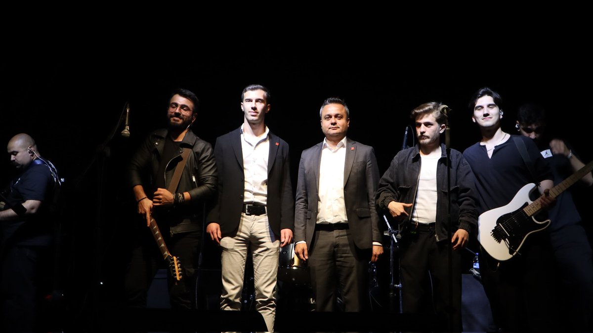 CHP Afyonkarahisar İl Başkanlığı Gençlik Kolları Konser Düzenledi