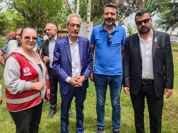 AK Parti Afyonkarahisar İl Başkanlığı Yetimsev Derneği Bahar Şenliği'ne Katıldı
