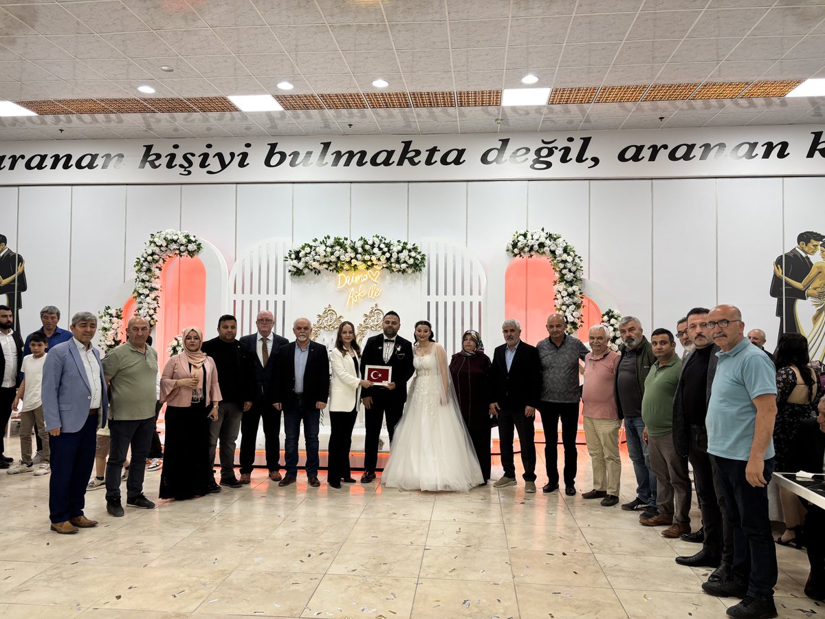 MHP Eskişehir İl Başkanlığı'ndan Çiftin Düğün Törenine Katılım