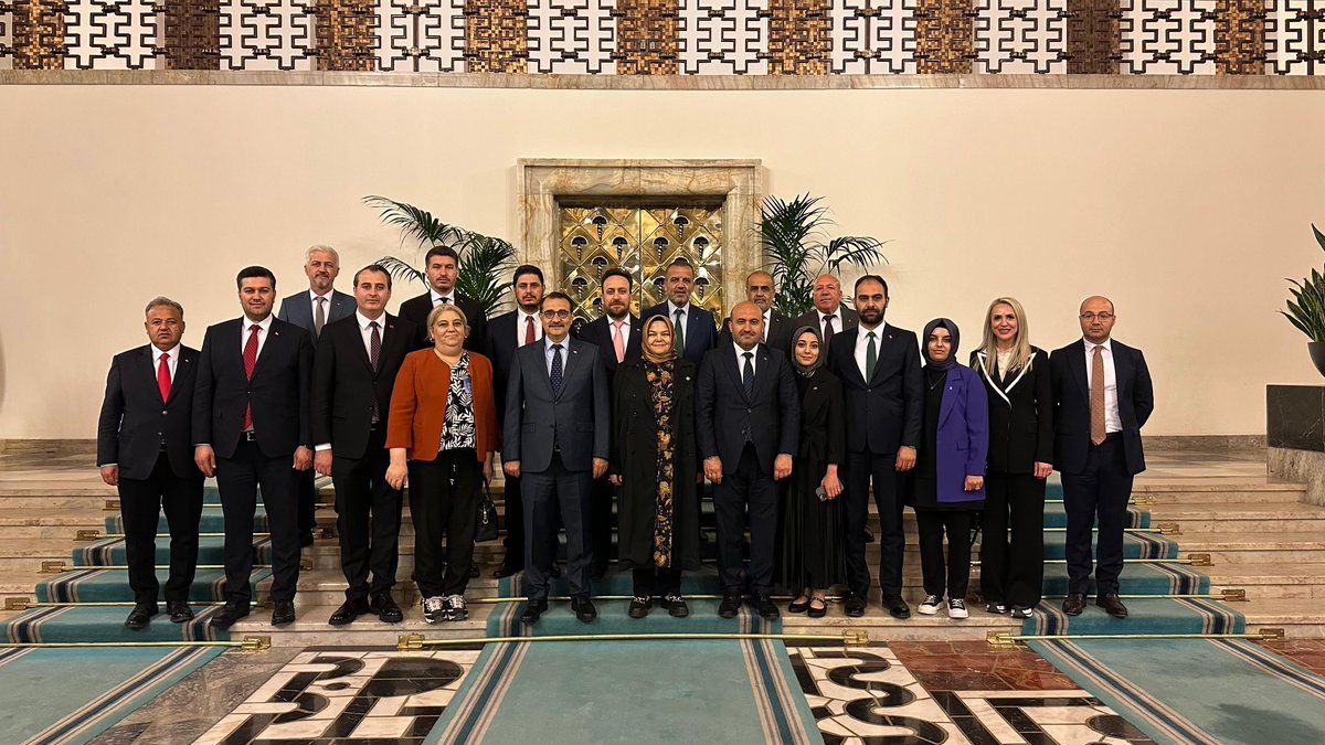 AK Parti Milletvekili Dönmez, İl Başkanı Albayrak ve İl Yönetimini Meclis'te Ağırladı