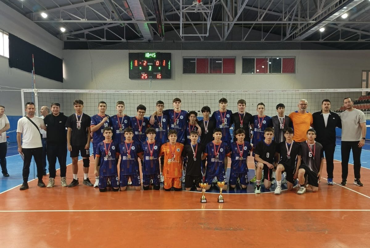Eskişehir'de Genç A Erkek Voleybol Müsabakaları Tamamlandı