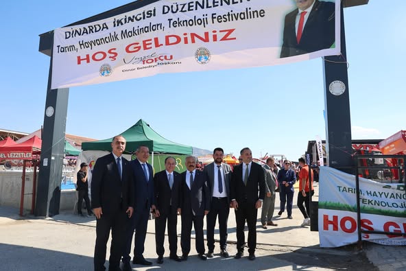 Dinar'da Tarım ve Hayvancılık Makineleri Fuarı Açıldı